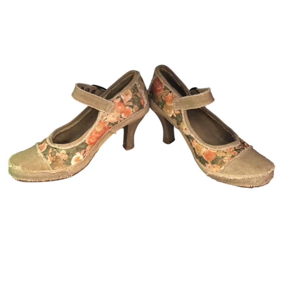 Rebels Green and Orange Floral Classic Heels with Strap